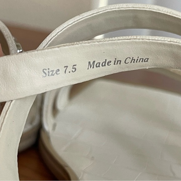 Dolce Vita Ibbie Ivory Studded Flat Sandals Size 7.5 - Picture 10 of 13